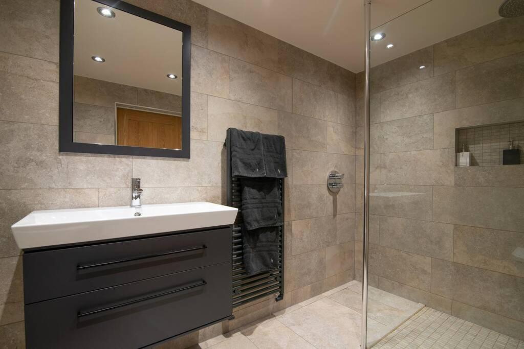 Luxury Coach House Next To Woodland In Knutsford Villa Luaran gambar