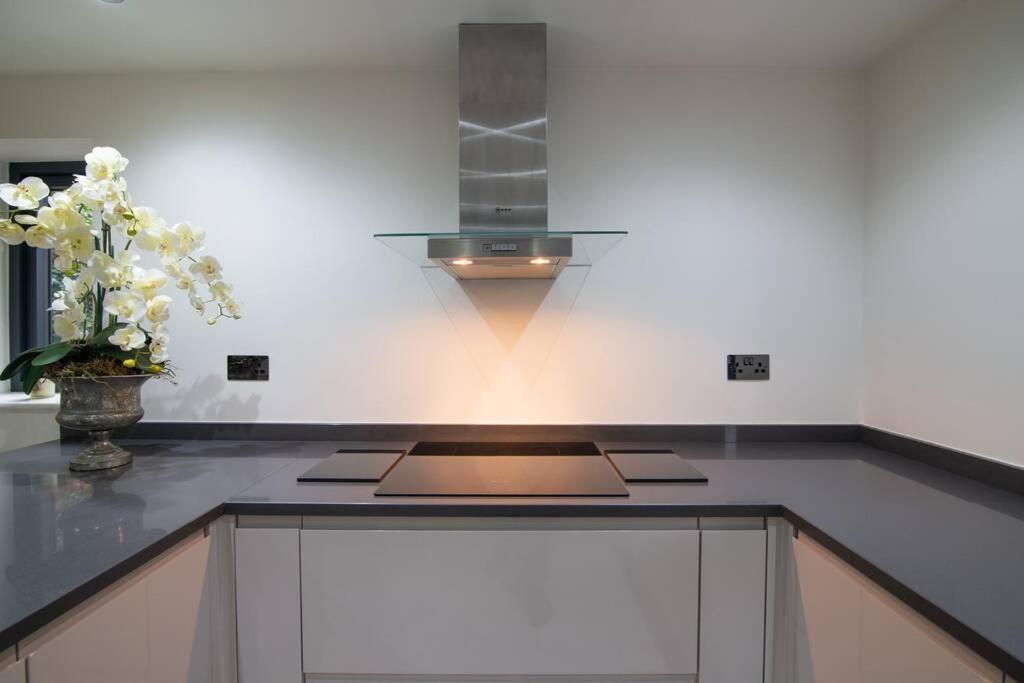 Luxury Coach House Next To Woodland In Knutsford Villa Luaran gambar