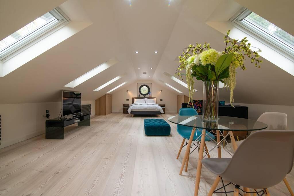Luxury Coach House Next To Woodland In Knutsford Villa Luaran gambar