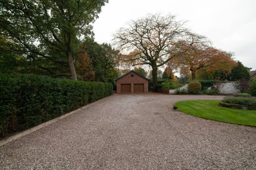 Luxury Coach House Next To Woodland In Knutsford Villa Luaran gambar