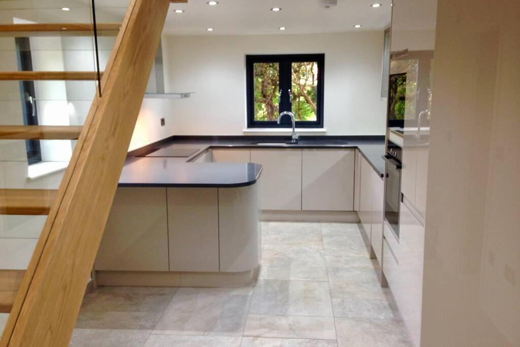 Luxury Coach House Next To Woodland In Knutsford Villa Luaran gambar
