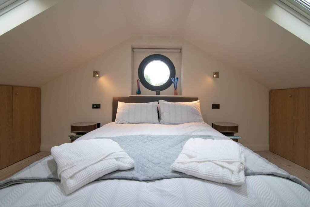 Luxury Coach House Next To Woodland In Knutsford Villa Luaran gambar