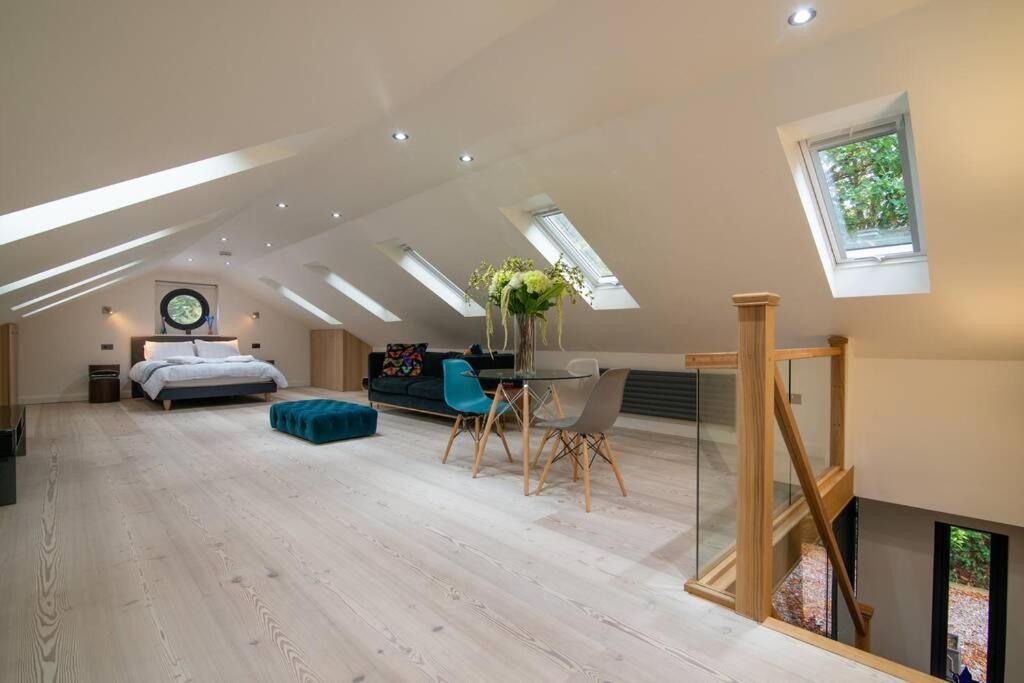 Luxury Coach House Next To Woodland In Knutsford Villa Luaran gambar